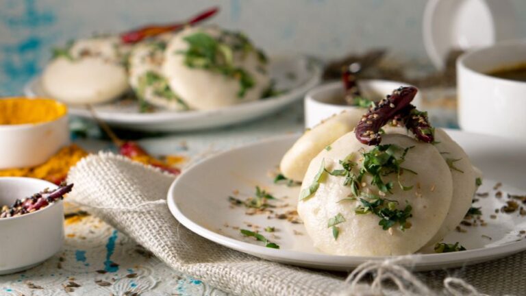 Steamed idli